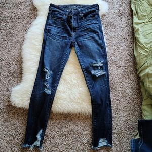 Distressed skinny jeans